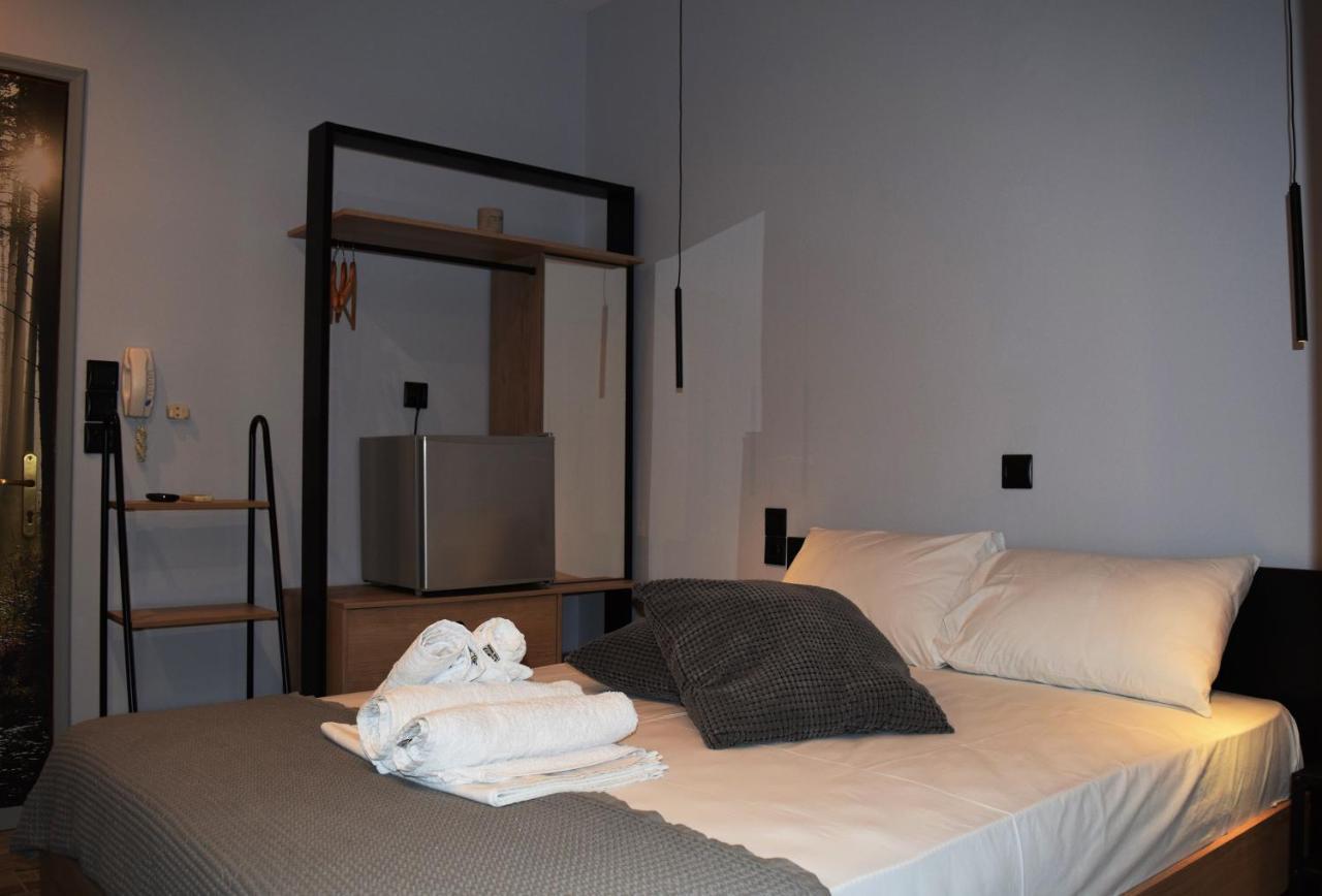 Oihalia'S Petit Double Room Avlonarion エクステリア 写真